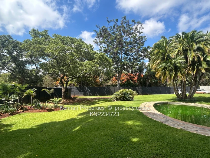 Upmarket Furnished 3 Bedroom Home in good area (Sole Mandate)