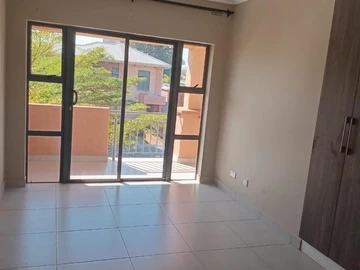 4 Bedroom Flat & Apartment
