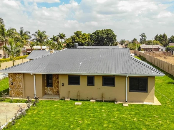 6 Bedroom House