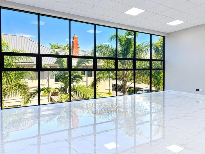 Glass-Fronted Belgravia Office & Showroom — 2,000 m²