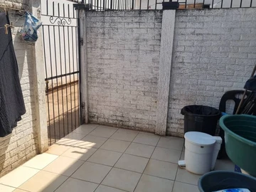 2 Bedroom Flat & Apartment