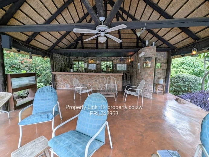 Family Sanctuary On Over An Acre (Sole Mandate)