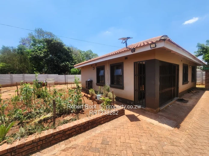 3 Bedroom Cottage for Rent in Greendale