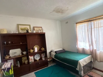 6 Bedroom House