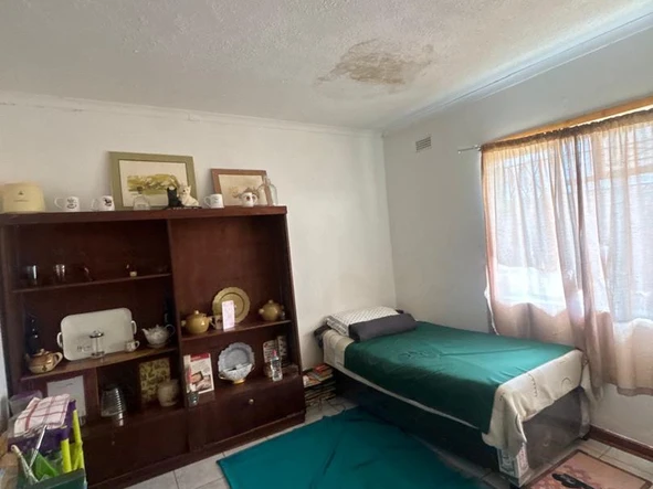 6 Bedroom House