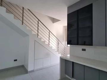 2 Bedroom Flat & Apartment