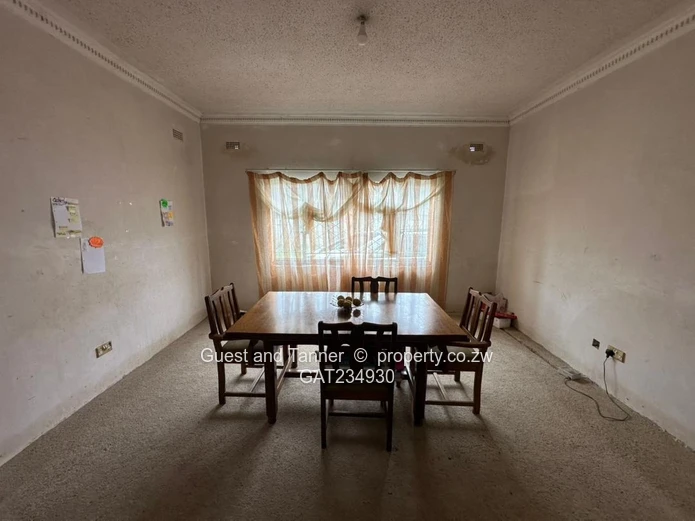  6-Bedroom House For Sale In Borrowdale West