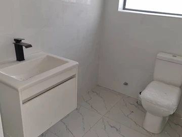 3 Bedroom Flat & Apartment