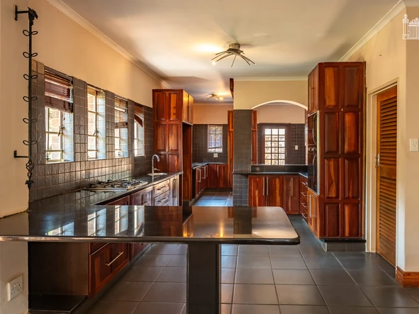 5 Bedroom House