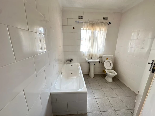 3 Bedroom Flat & Apartment