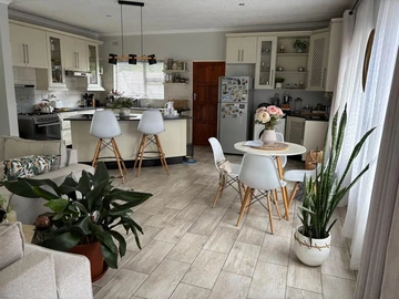 Modern Executive Townhouse US$305k, 3 beds 2 baths.