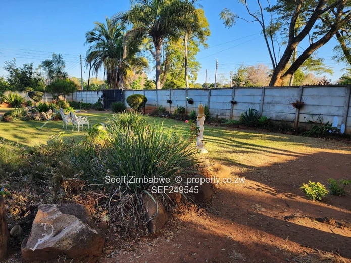 Prestigious Windmill Lane: Premier 2,800sqm Subdivision Stand with Income Cottage