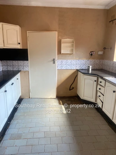 Marlborough house to let