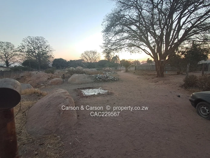 Strategically positioned commercial stand with  exceptional investment opportunity 
