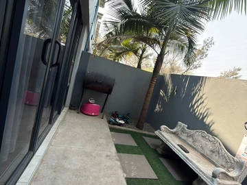 3 Bedroom Flat & Apartment