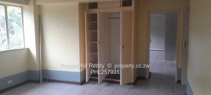 Neat and spacious Flat to rent available in Harare Avenues