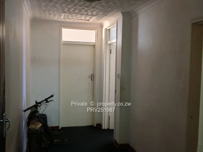 Prime  Commercial premises for Use as  offices, showroom, school , corporate headquarters 
