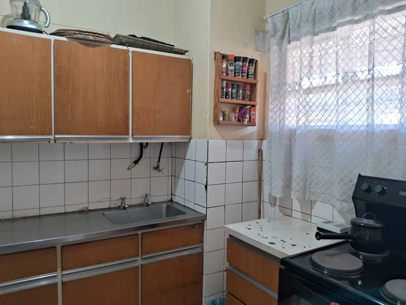 2 Bedroom Flat & Apartment