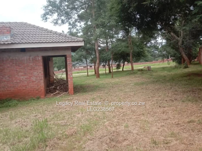 Development Opportunity: Large Stand with Guest House – Gletwin