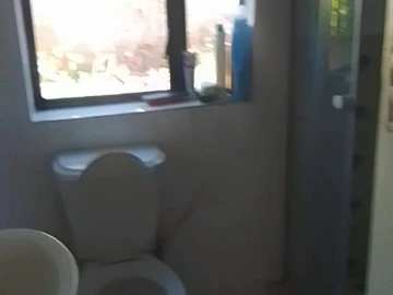 2 Bedroom Flat & Apartment