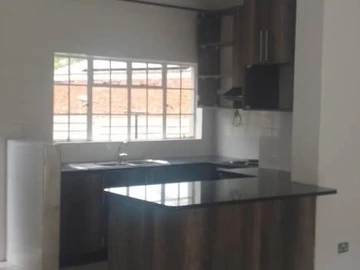 2 Bedroom Flat & Apartment