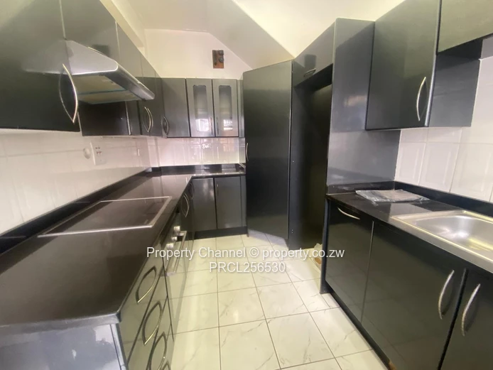 Avondale - Spacious 3-Beds Duplex Garden Flat In a Well Secured Block