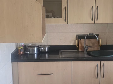 2 Bedroom Flat & Apartment