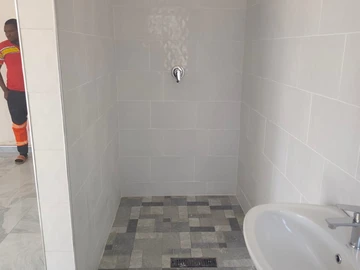 3 Bedroom Flat & Apartment