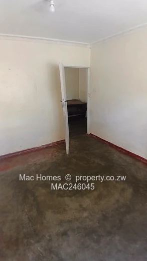 4-Bed Home for Rent in Zengeza — Spacious 750m² Plot with Fireplace