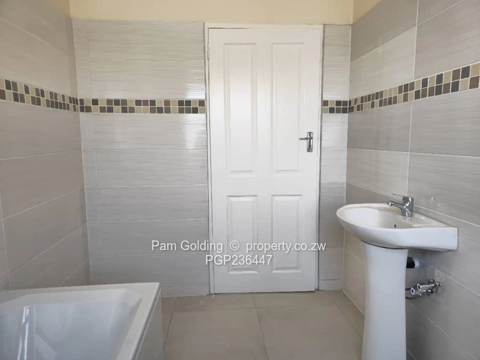 3 Bedroom Cluster For Rent In Manresa