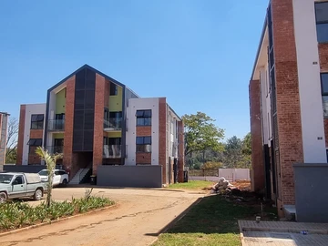 2 Bedroom Flat & Apartment