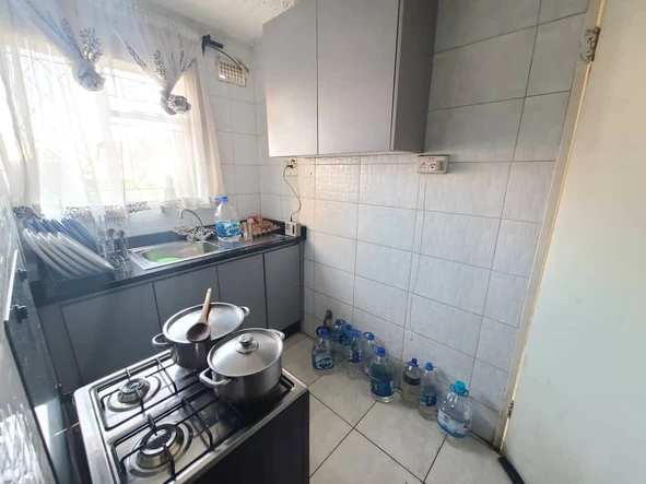 2 Bedroom Flat & Apartment