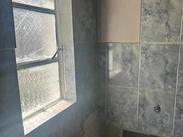 2 Bedroom Flat & Apartment