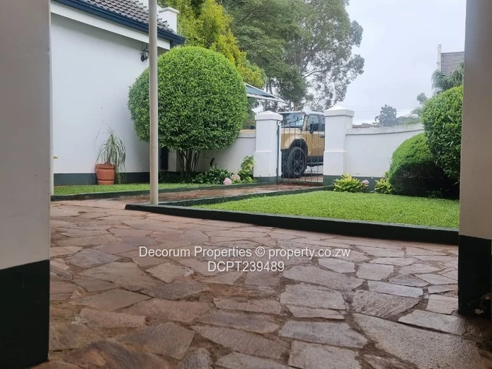 Charming 3-Bedroom Home to let in Helensvale.