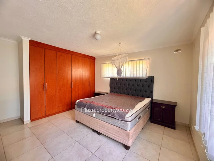 Escape to vintage luxury in the heart of Zimre Park!  (Sole Mandate)