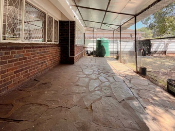2 Bedroom Garden Flat