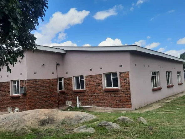 3 Bedroom Flat & Apartment