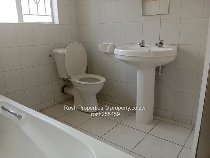 **3-Bedroom Garden Flat for Sale in Greendale North! **