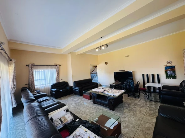 6 Bedroom House
