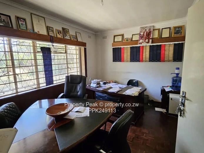 Belgravia 7-Bed Family Home on 4053m² positioned in one of the regions most attractive investment zo