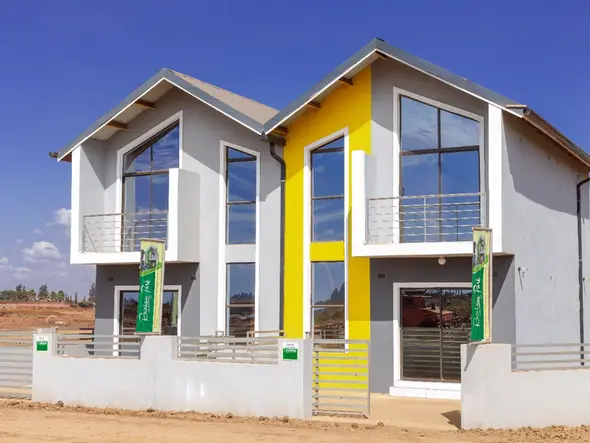 2 Bedroom Flat & Apartment