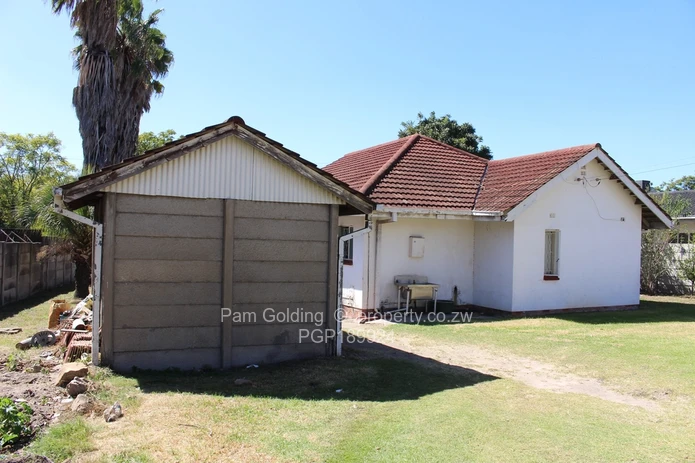House for Sale in Queensdale. (Sole Mandate)