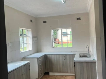 3 Bedroom Flat & Apartment