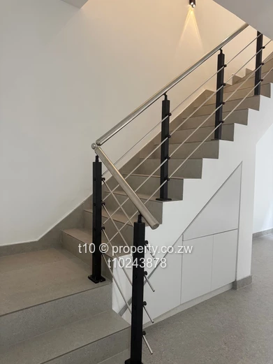 Townhouse to rent in Avondale 