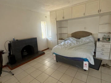 6 Bedroom House