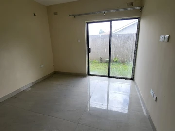 2 Bedroom Flat & Apartment