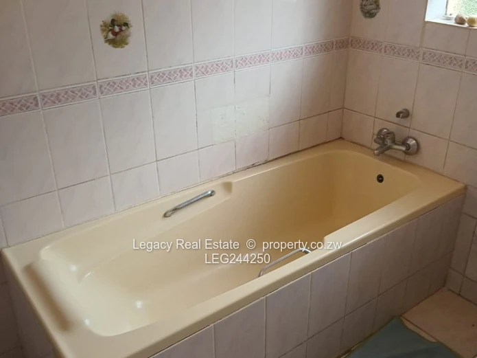 Gated Folyjon Glen Lorne 4-Bed Home with Pool & Garden