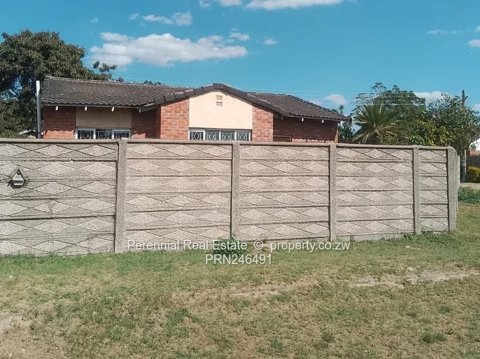 Red Brick 3-Bed Home with Spacious Walled Yard - Msasa Park