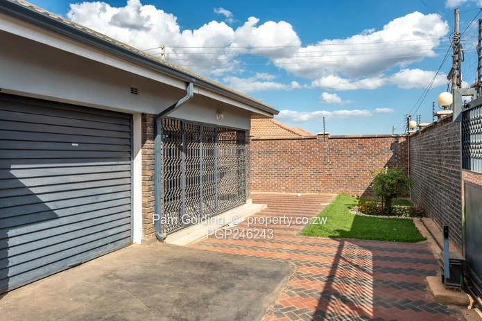 Modern Family Home for Sale in Ashdown Park