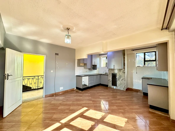 2 Bedroom Flat & Apartment